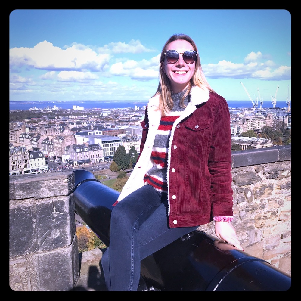 Meet your Posher, Liana